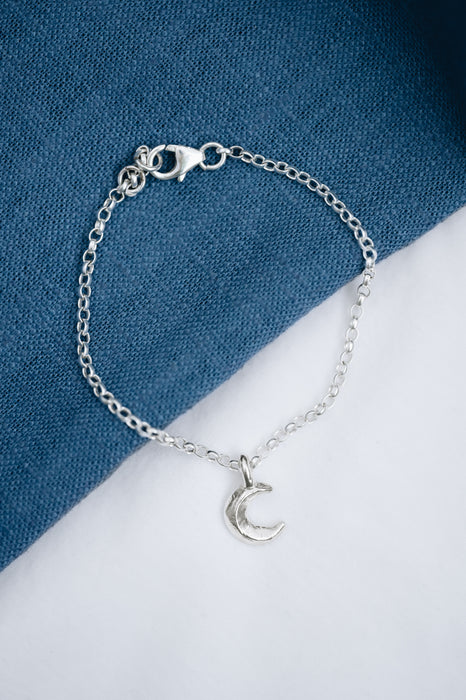 Mini Crescent Moon Chain Bracelet