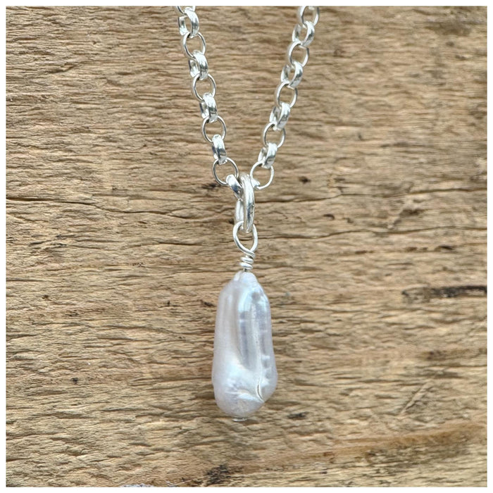 Silver Pearl Triplet Necklace